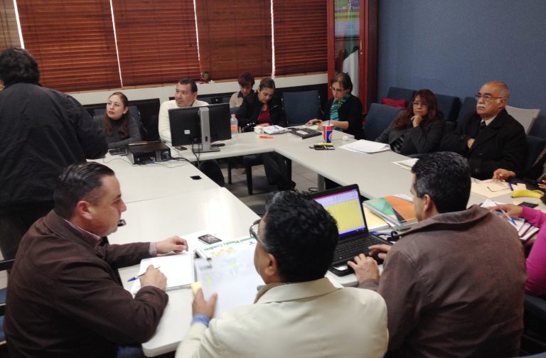 Atiende SEE a padres de familia de Escuelas de la Ciudad