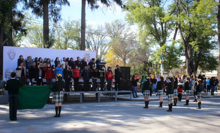 Gobierno Municipal encabeza desfile del día de la Bandera en Tecate