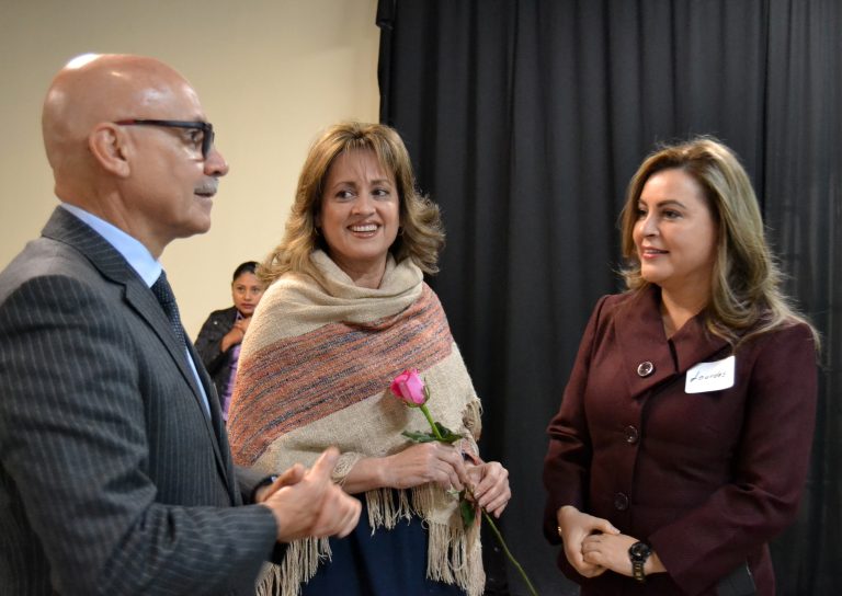 Presidenta de patronato DIF Tijuana firma convenio con ARHITAC A.C.