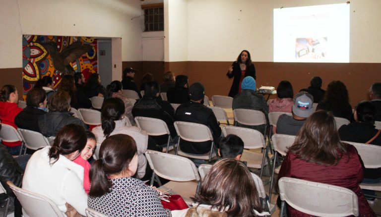 Imparte DIF Tecate conferencia ¿Cómo salvar el amor en la Era Digital?