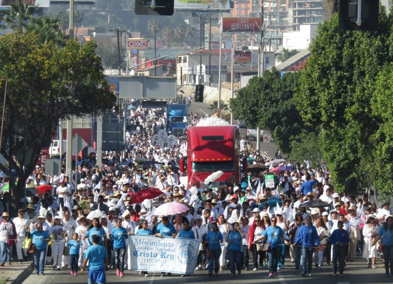 30 mil católicos marcharon por la Vida, la Paz y los Migrantes