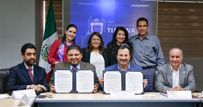 Alcaldía de Tijuana  firma convenio con Colegio Estatal de Economistas de BC