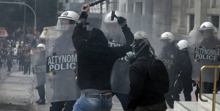 Miles de manifestantes vuelven a la calle en Grecia contra un nuevo tijeretazo