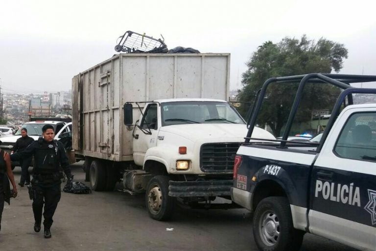 Aseguran Agentes Municipales a 250 personas en entorno de la canalización del Rió Tijuana