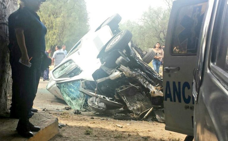 Volcadura deja tres muertos en la Autopista México-Pirámides