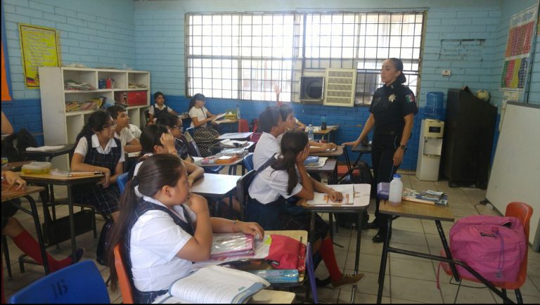 Policía Federal imparte pláticas sobre prevención del acoso escolar a estudiantes de Primaria en Baja California.