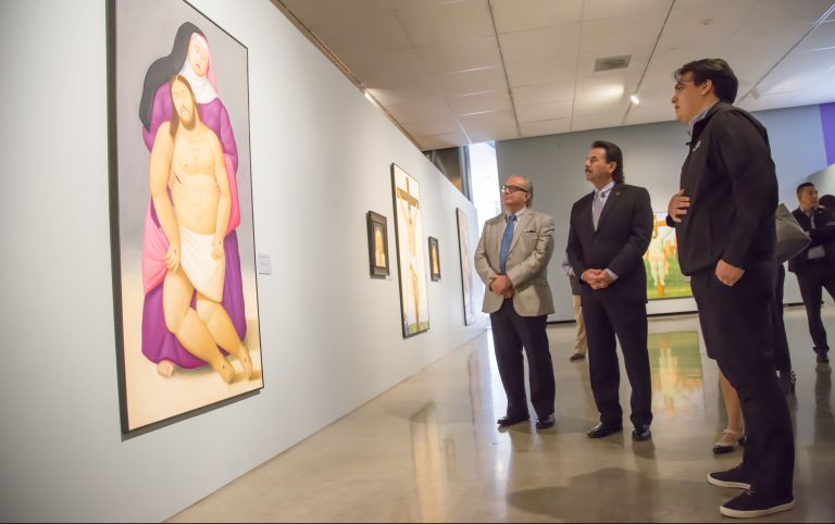 Invita alcalde Gastélum a visitar obra de Botero en CECUT