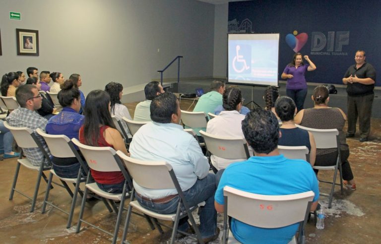 Profesionaliza DIF Tijuana su atención a la comunidad sorda