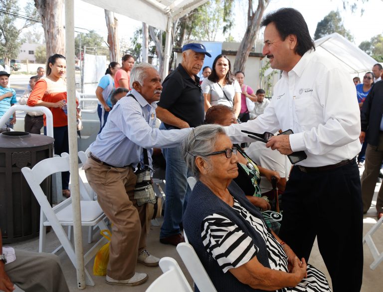 Atienden a más de 200 residentes de la delegación Otay Centenario