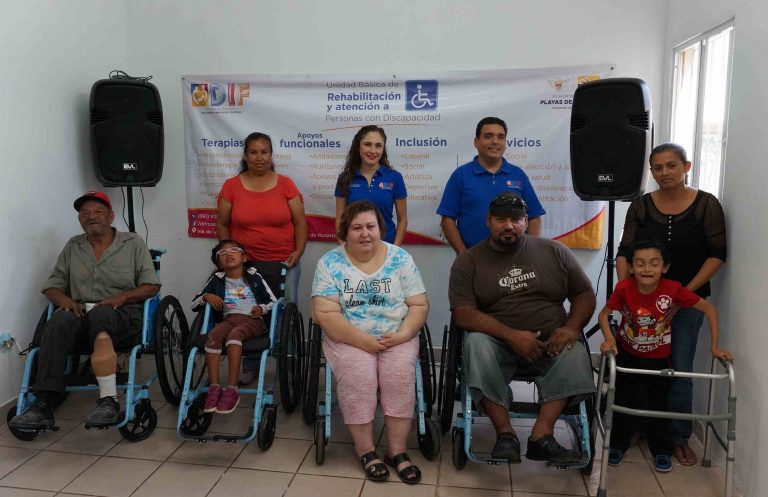 Entrega DIF Municipal apoyos funcionales a personas con discapacidad