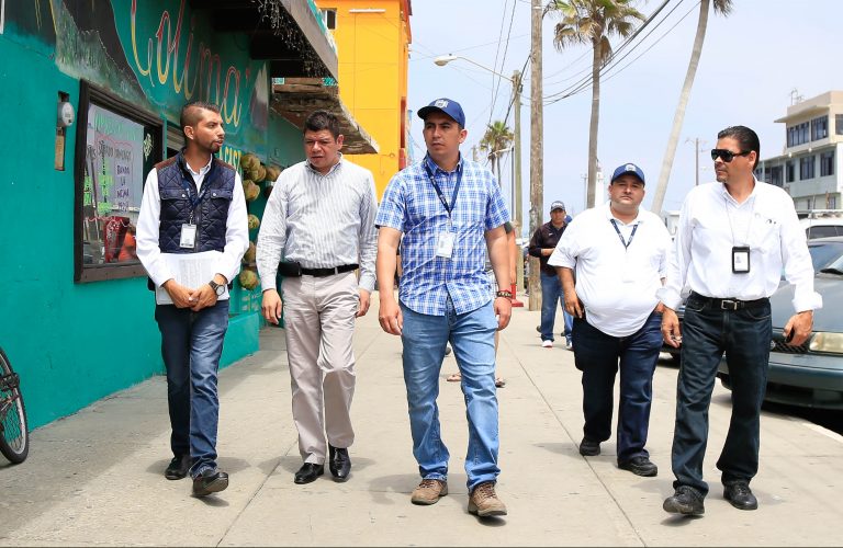 Realizan inspección de comercio en el Malecón de Playas de Tijuana
