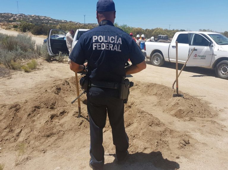 Elementos de Policía Federal localizan toma clandestina de poliducto en Tecate