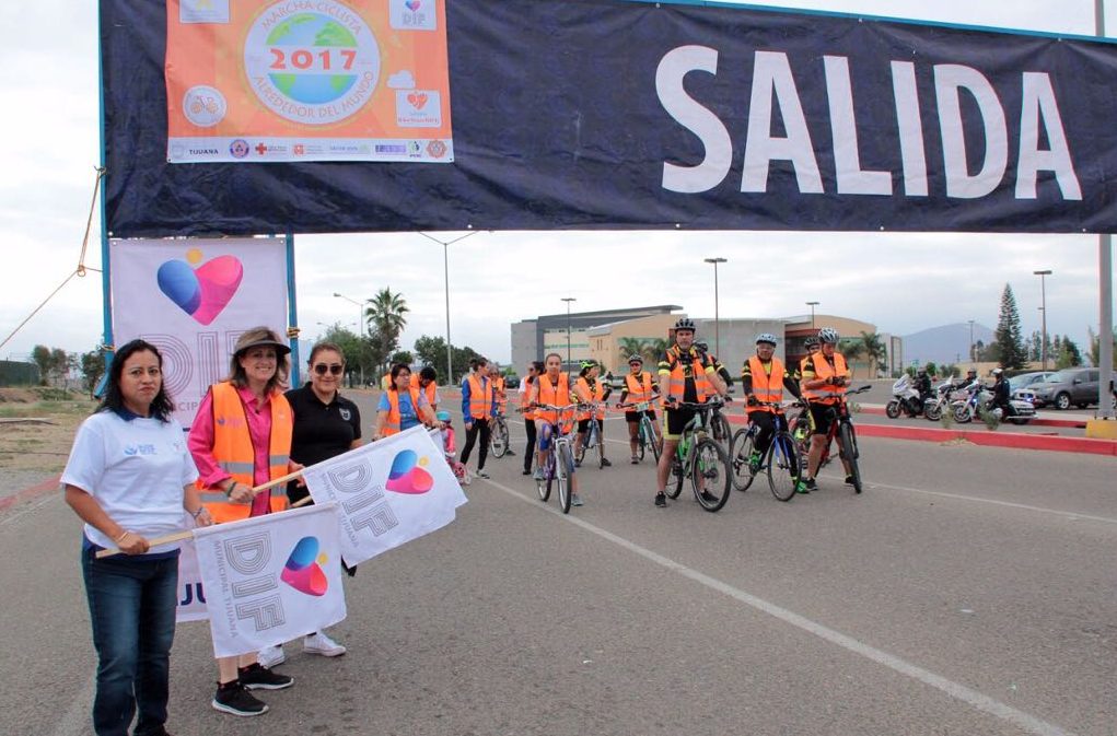 DIF Tijuana suma 1600 KM a marcha convocada por la organización de la salud