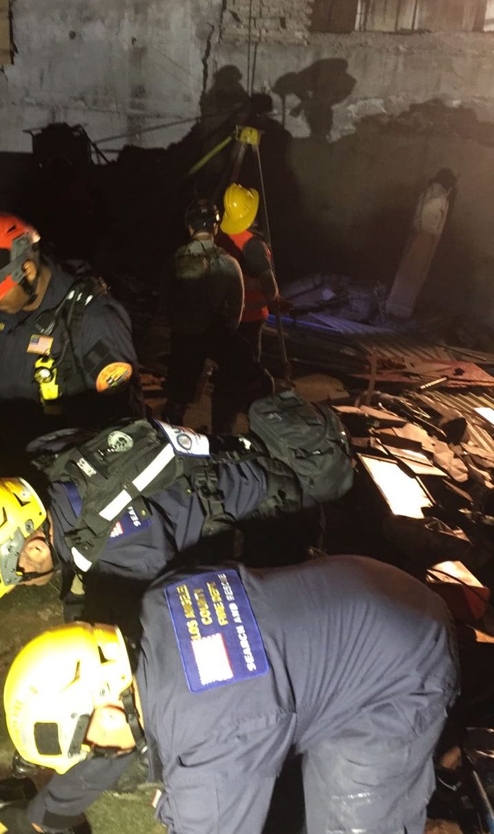 Localizaron bomberos de Tijuana a otra víctima de sismo en CDMX