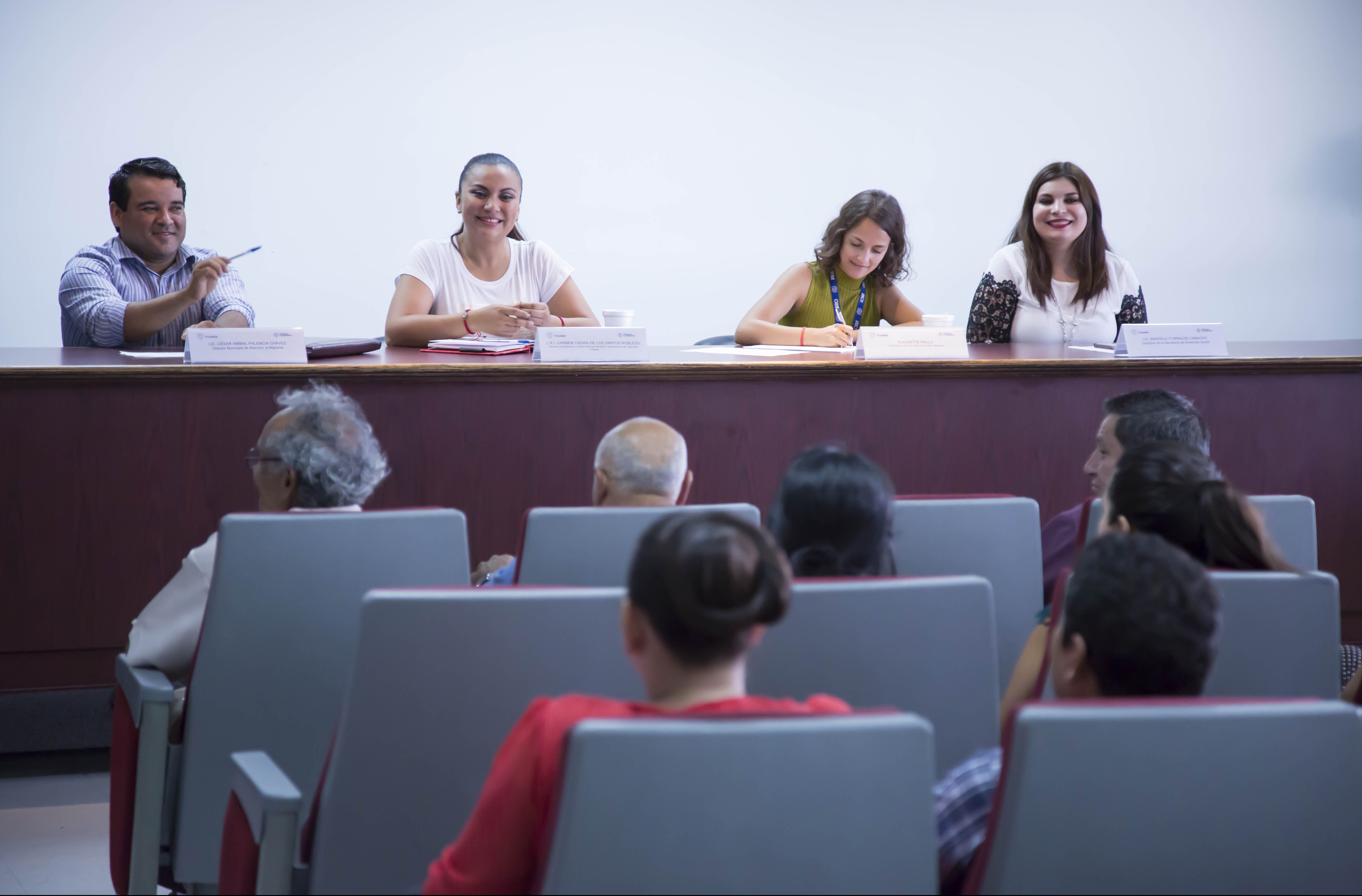 Se reúnen representantes de la Organización Internacional para las Migraciones con funcionarios municipales