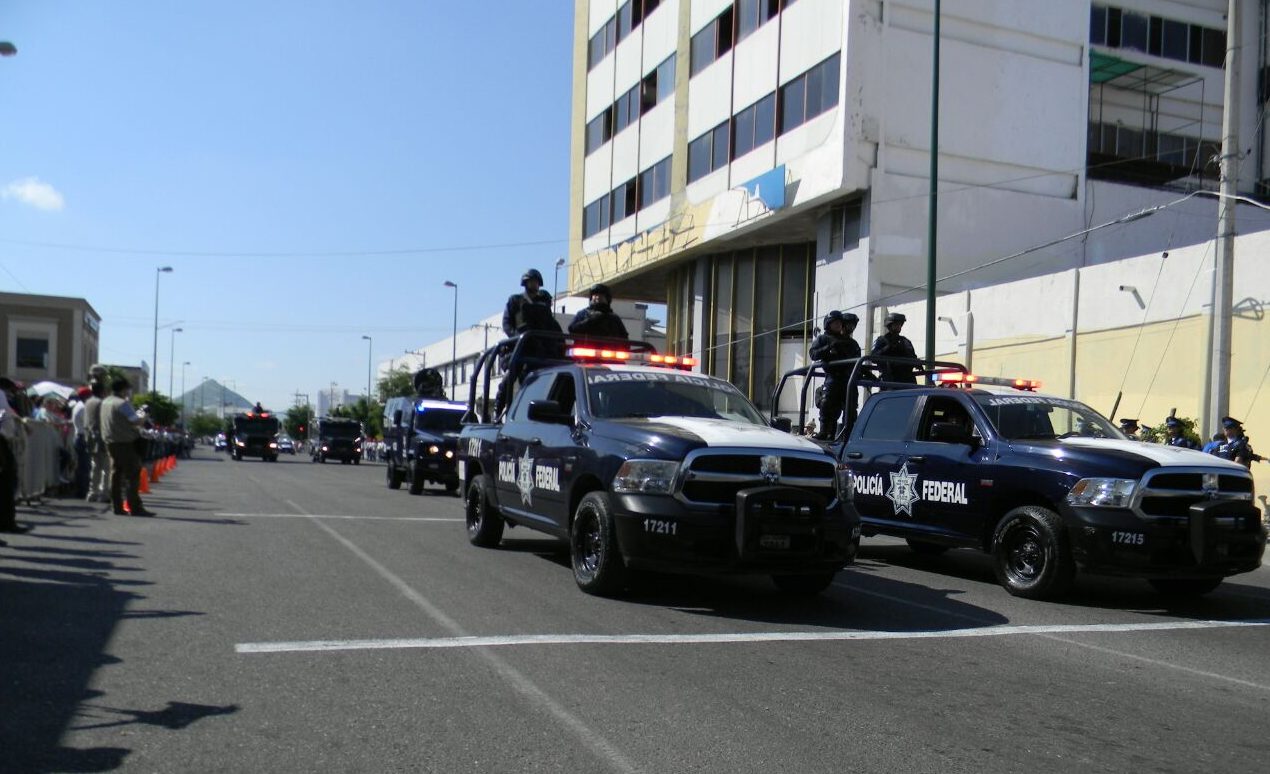 Policía Federal participó en el desfile por el 206 Aniversario de la Independencia de México en el estado de Sonora
