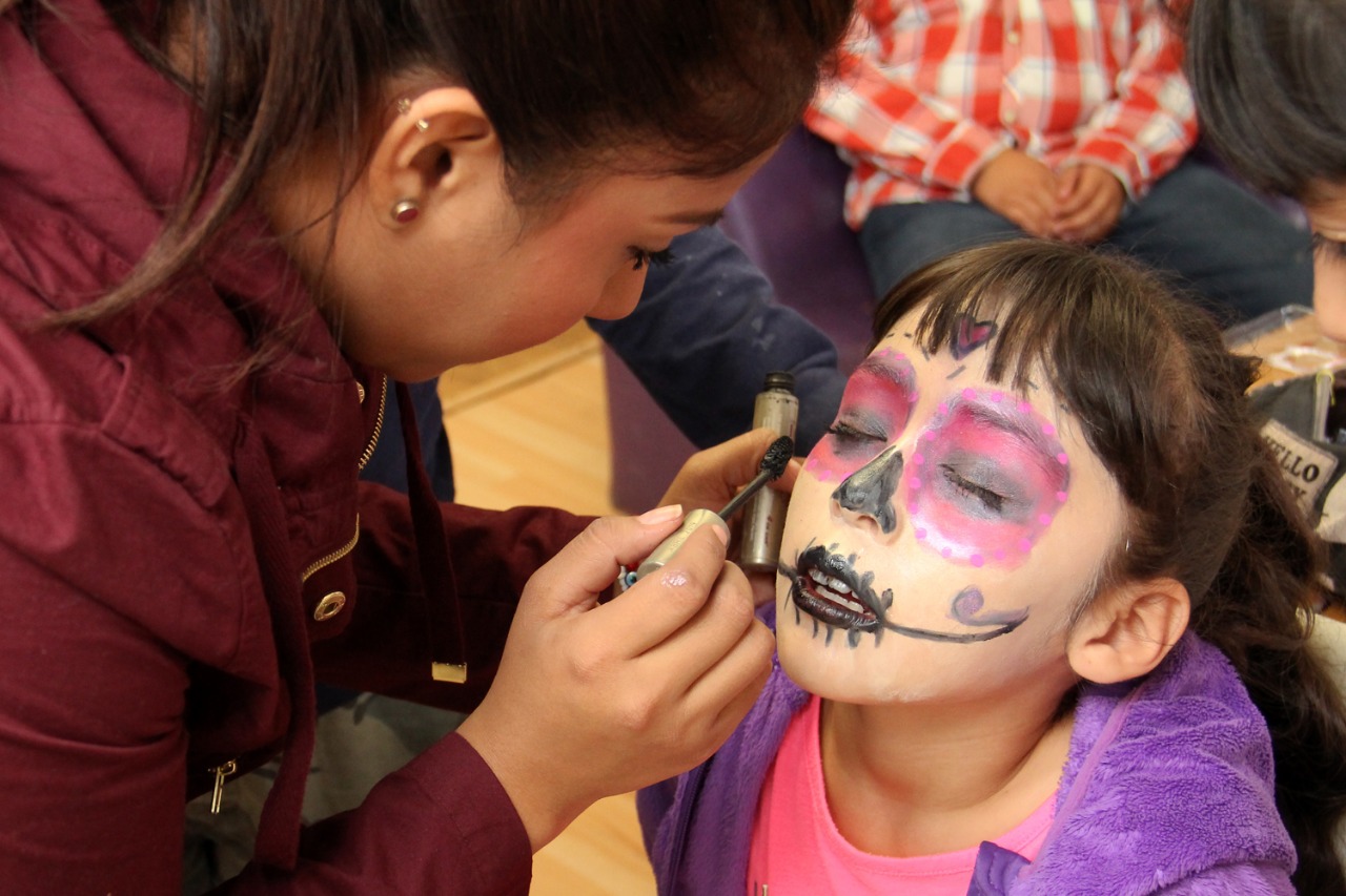 Fomentan tradición de dia de muertos en Centro de Protección Social  de la niñez de DIF Tijuana