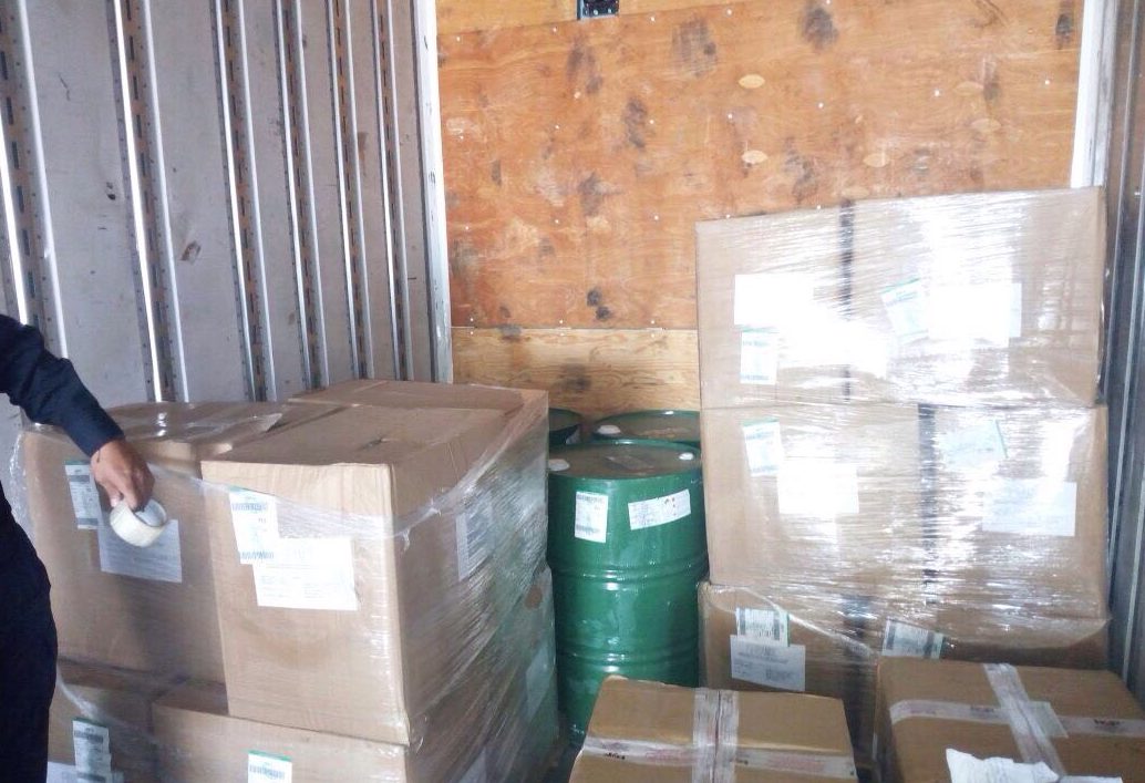 Policía Federal asegura en Baja California 800 litros de acetona para la elaboración de drogas sintéticas