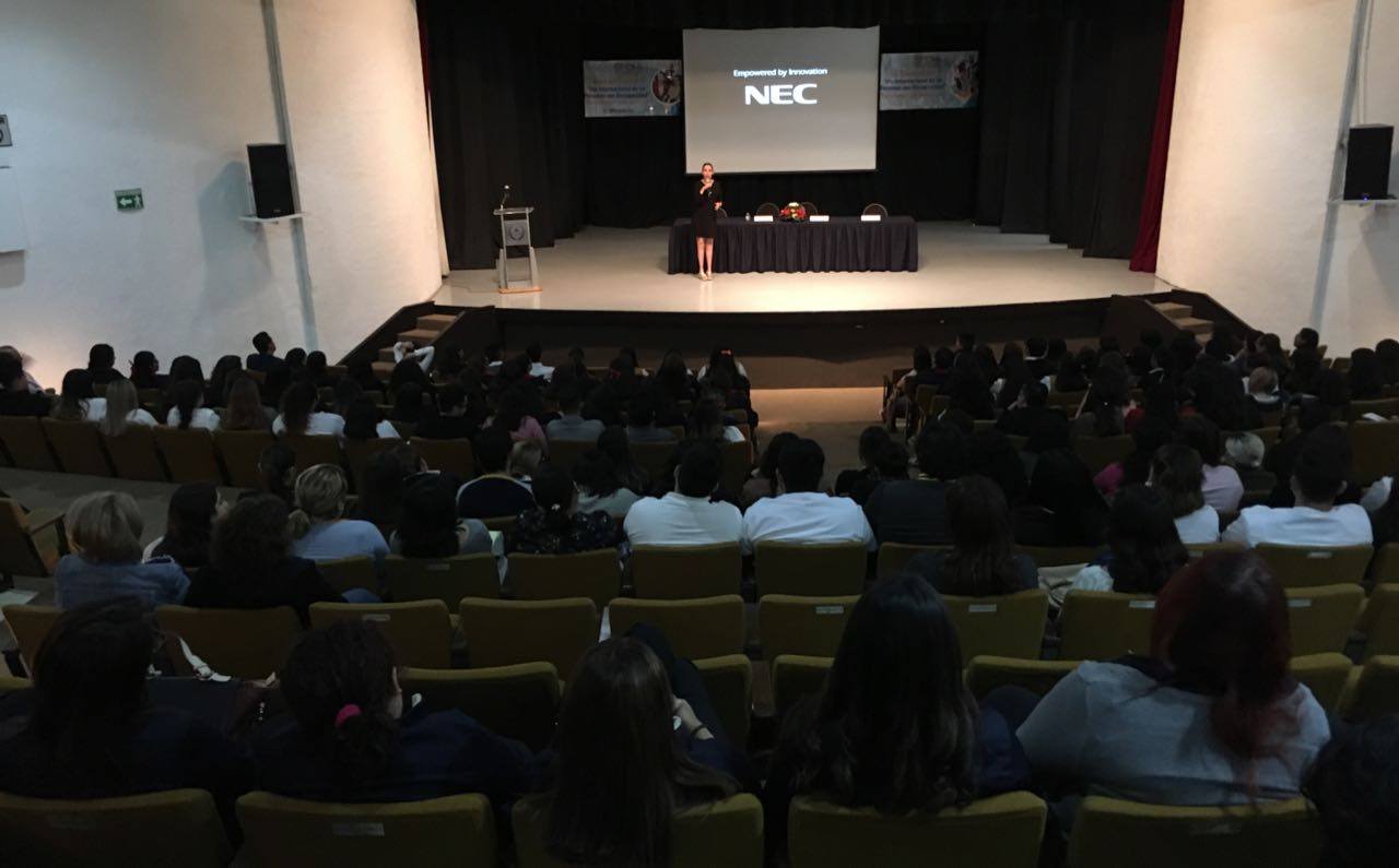 Imparte Melba Olvera conferencia sobre Derechos Humanos en Cetys Mexicali