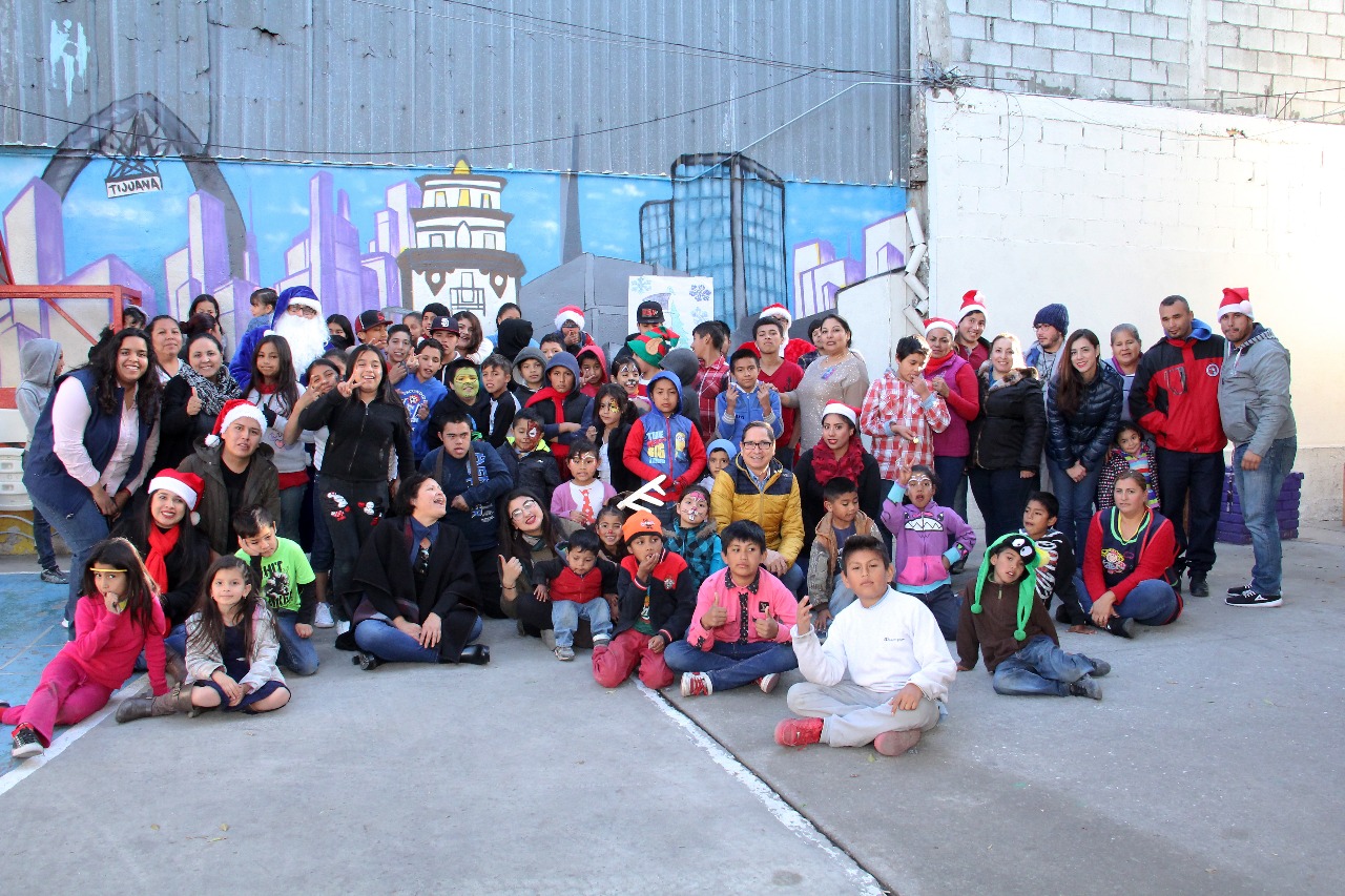 Niños del Centro de proteccion social de la niñez celebran posada navideña DIF