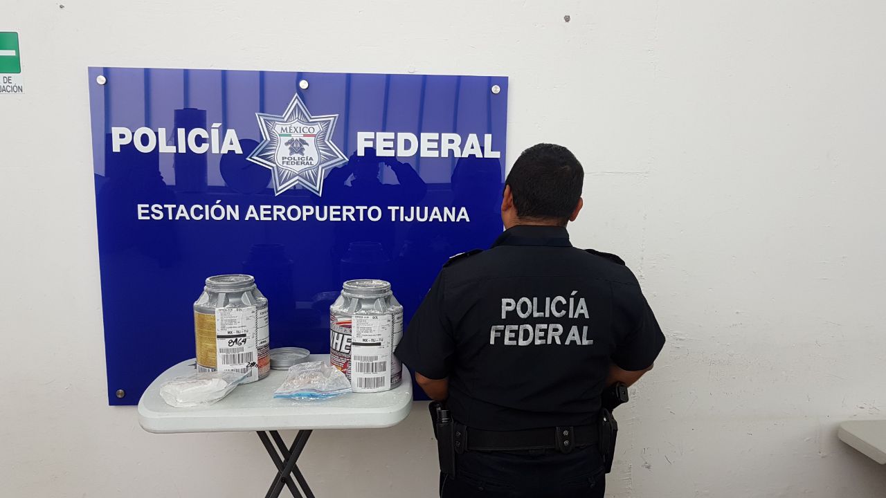 Policía Federal localizó cocaína dentro de botes de proteína