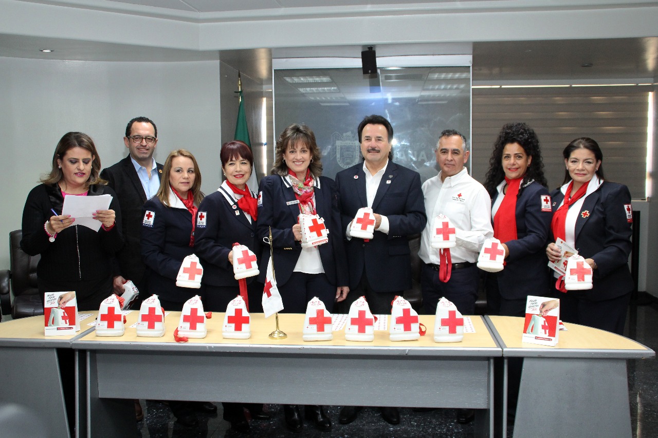 Personal del XXII Ayuntamiento de Tijuana apoya Colecta de Cruz Roja
