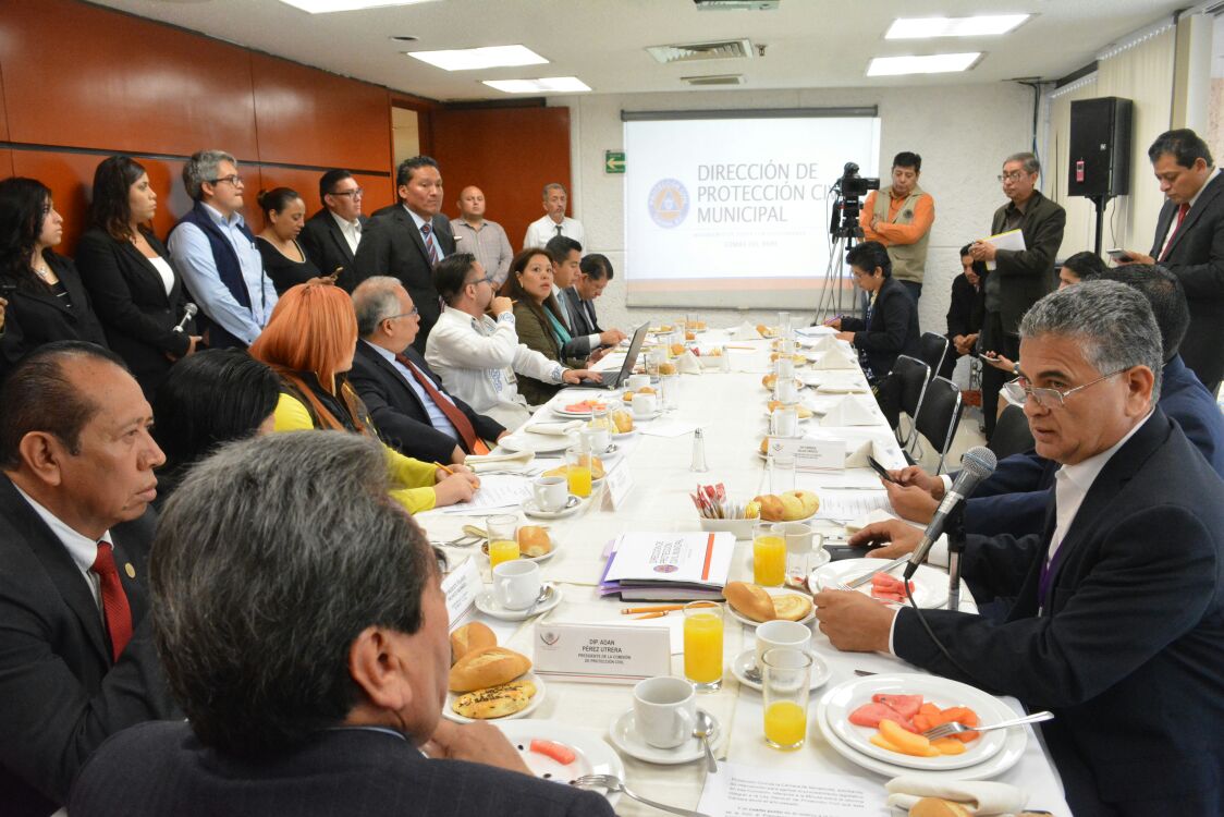 Gestionan apoyos legislativos federales  para residentes de Lomas del Rubí