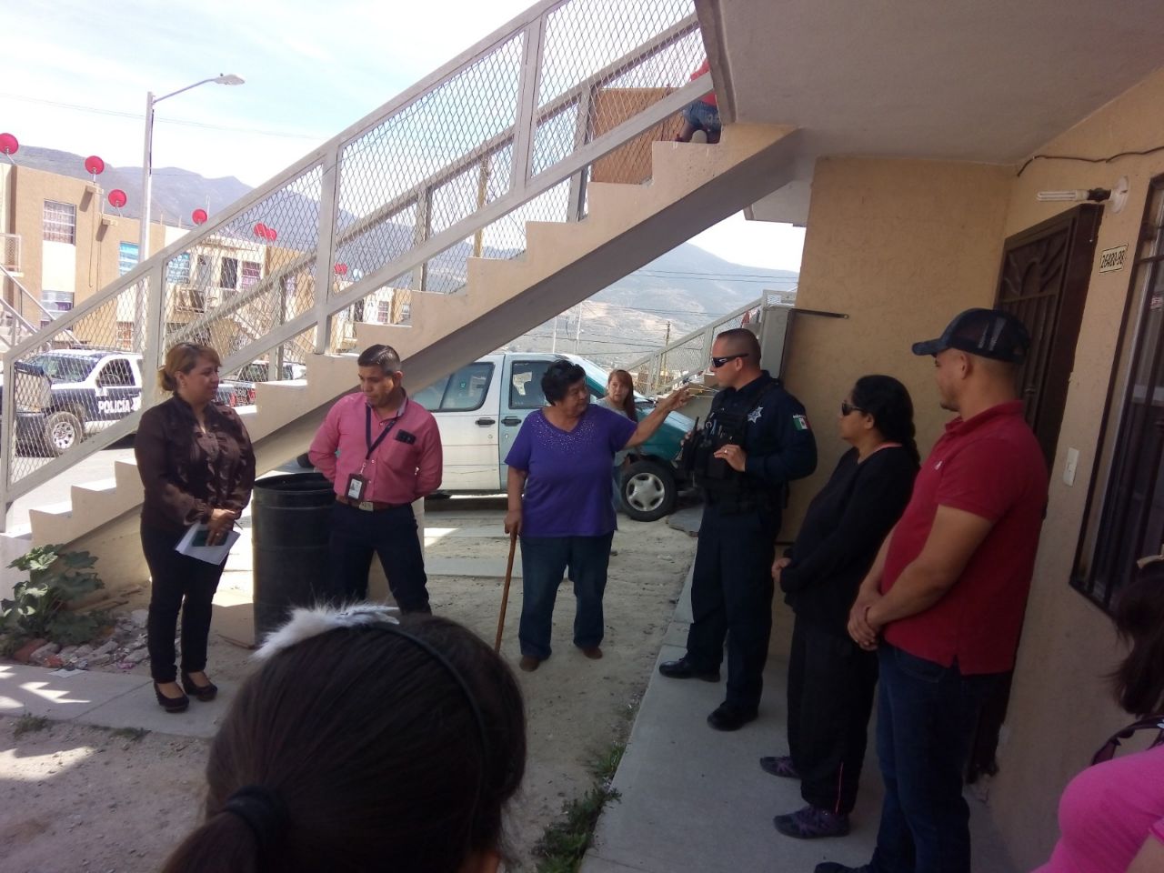 Establece acciones preventivas la Policía Municipal con residentes del Cerro Colorado y Lomas del Refugio
