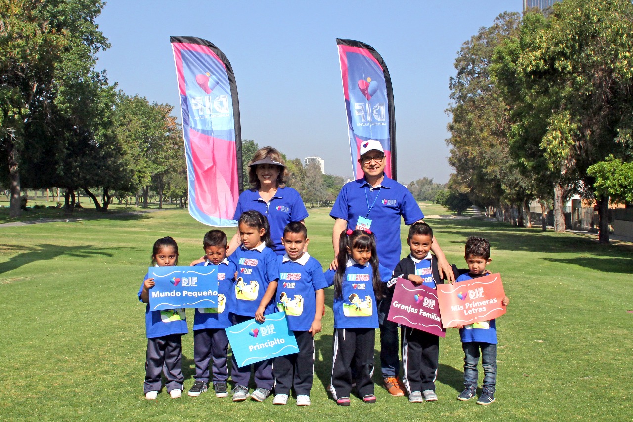 Lanzan bolas de golf en beneficio de DIF Tijuana y su niñez