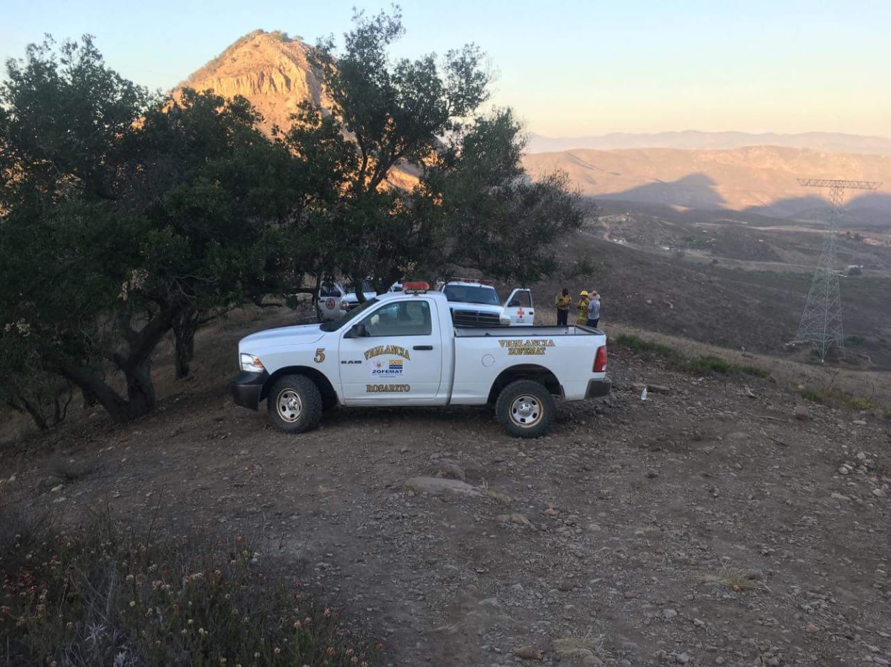 Operativo de Playas de Rosarito rescata a jóvenes senderistas extraviados en el cerro “El Coronel“