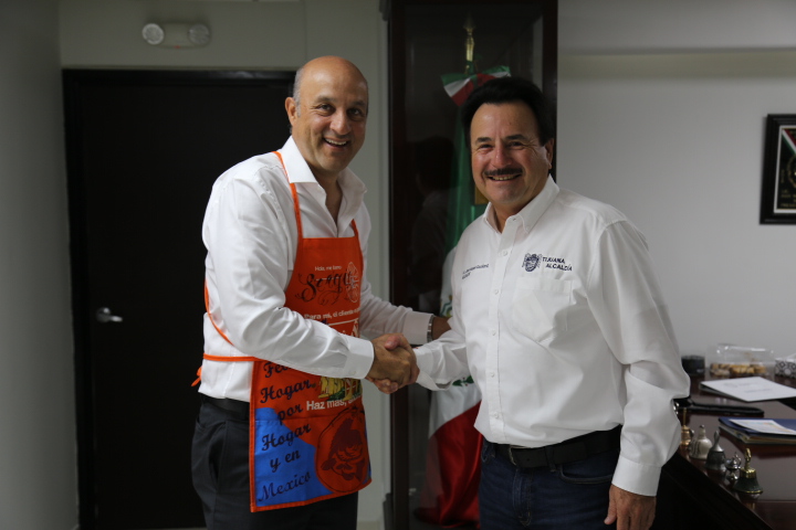 Recibe Alcalde Juan Manuel Gastélum  a Director General de The Home Depot México