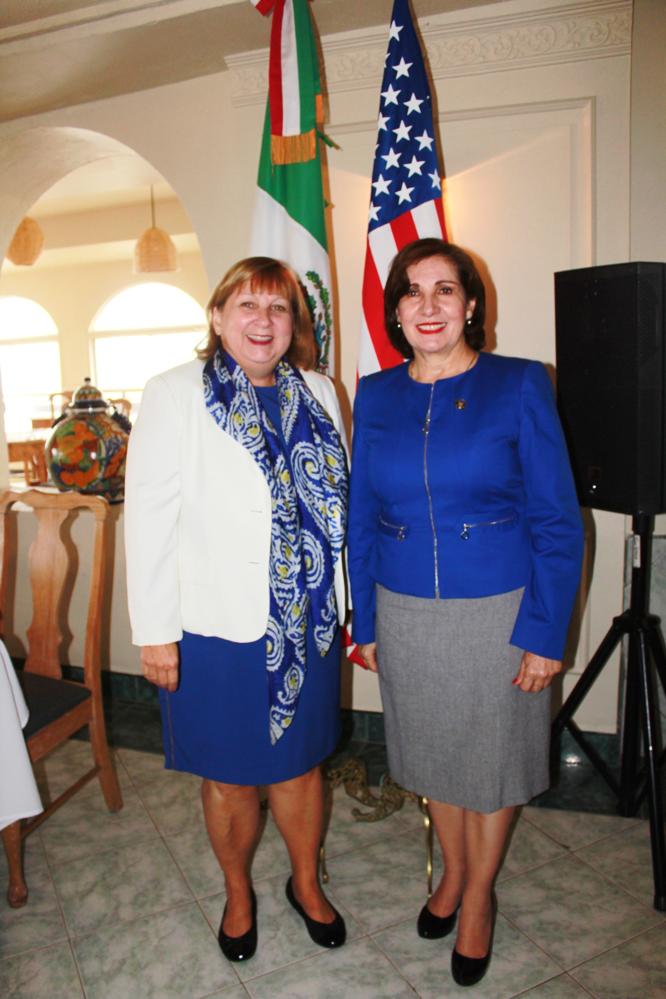 Participa Mirna Rincón en reunión con cónsul de estados unidos