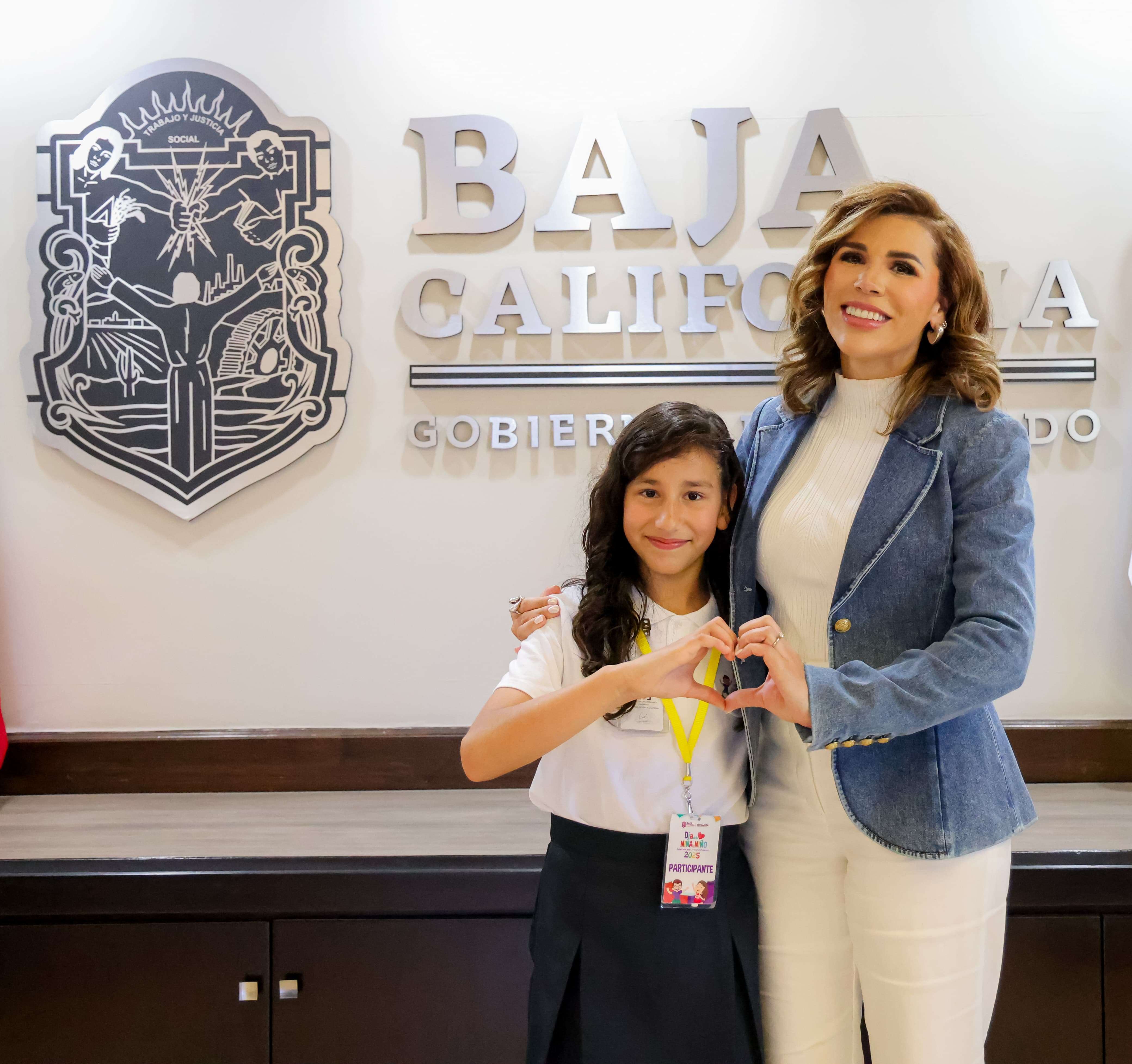 ASUME NIÑA PAULETTE COMO GOBERNADORA POR UN DÍA