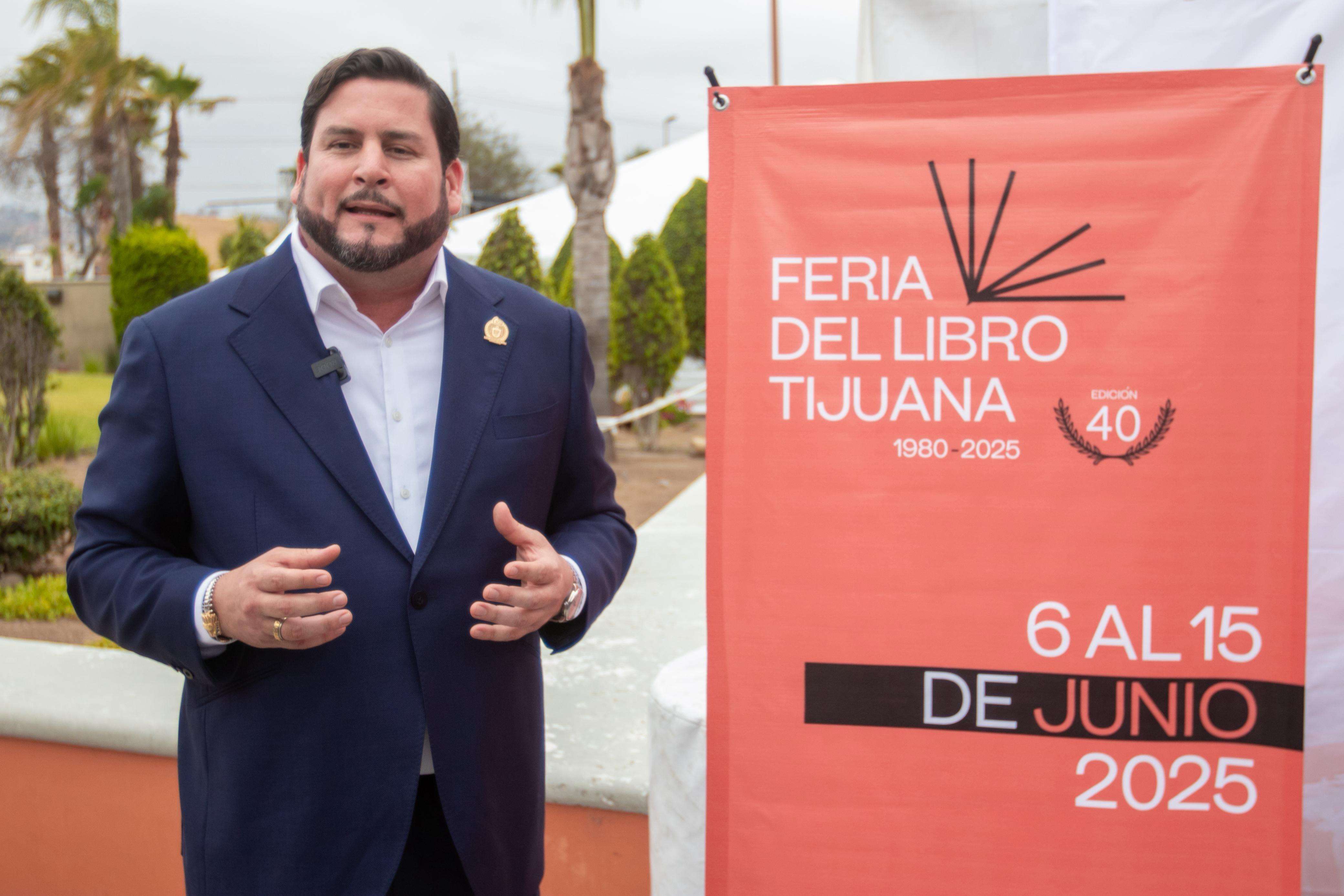 Inaugura Ismael Burgueño Feria del Libro de Tijuana