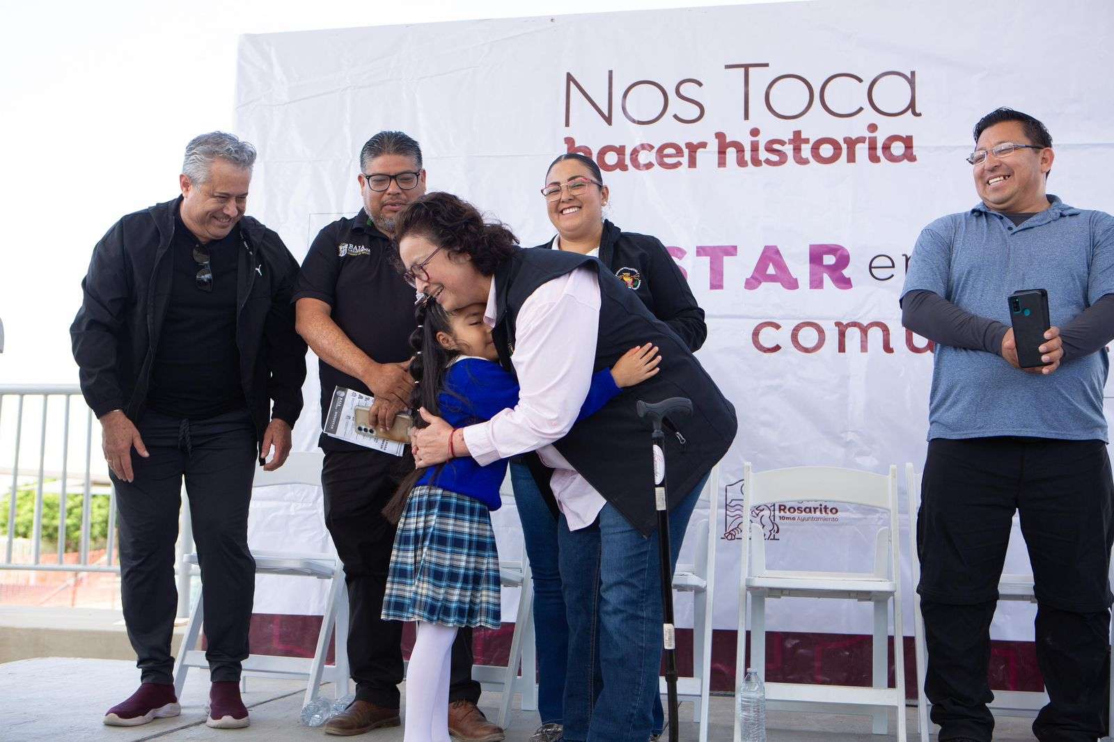Rocio Adame acerca servicios municipales a Primo Tapia