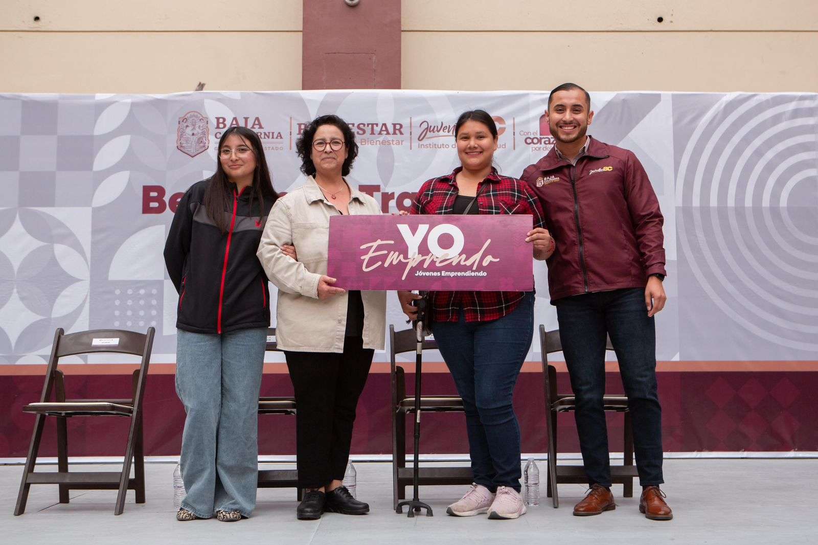 Entregan Becas JOBEC a jóvenes de Playas de Rosarito