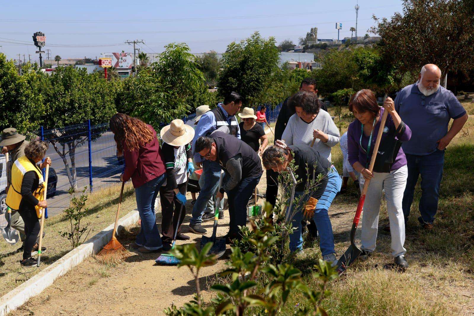 Impulsa Gobierno Municipal el mantenimiento de parques públicos