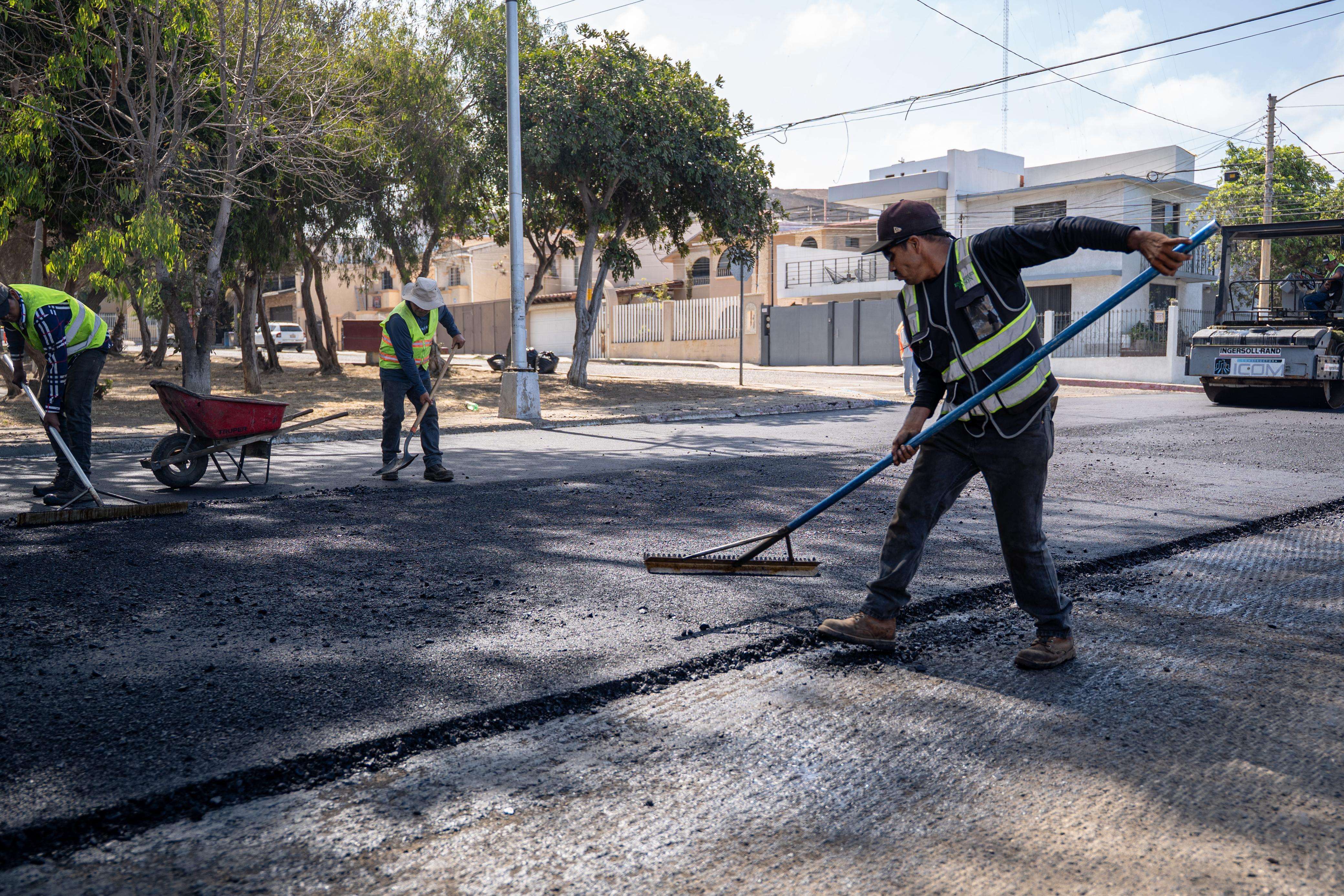 Arranca Gobierno Municipal obra de reencarpetado en Playas de Tijuana