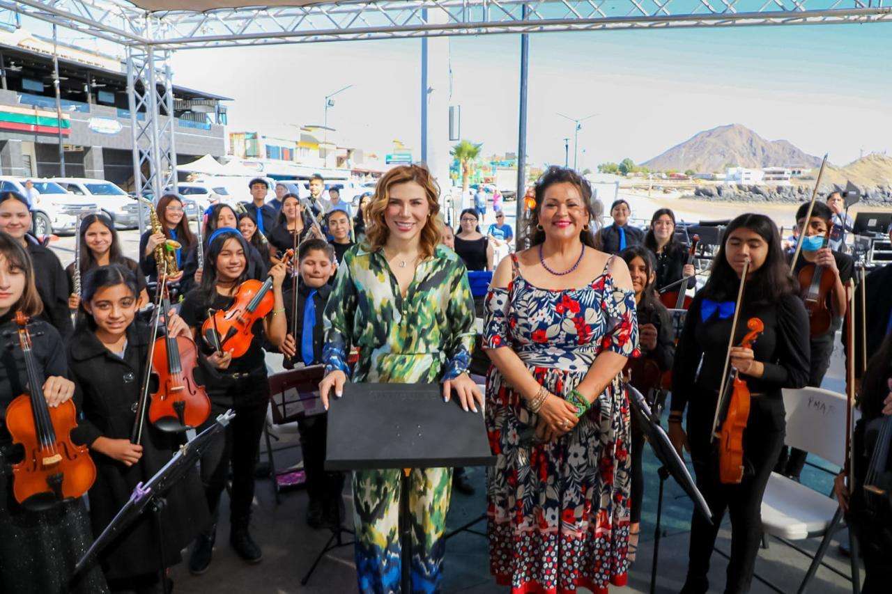 RECONOCE GOBERNADORA ESFUERZO DE JÓVENES MÚSICOS
