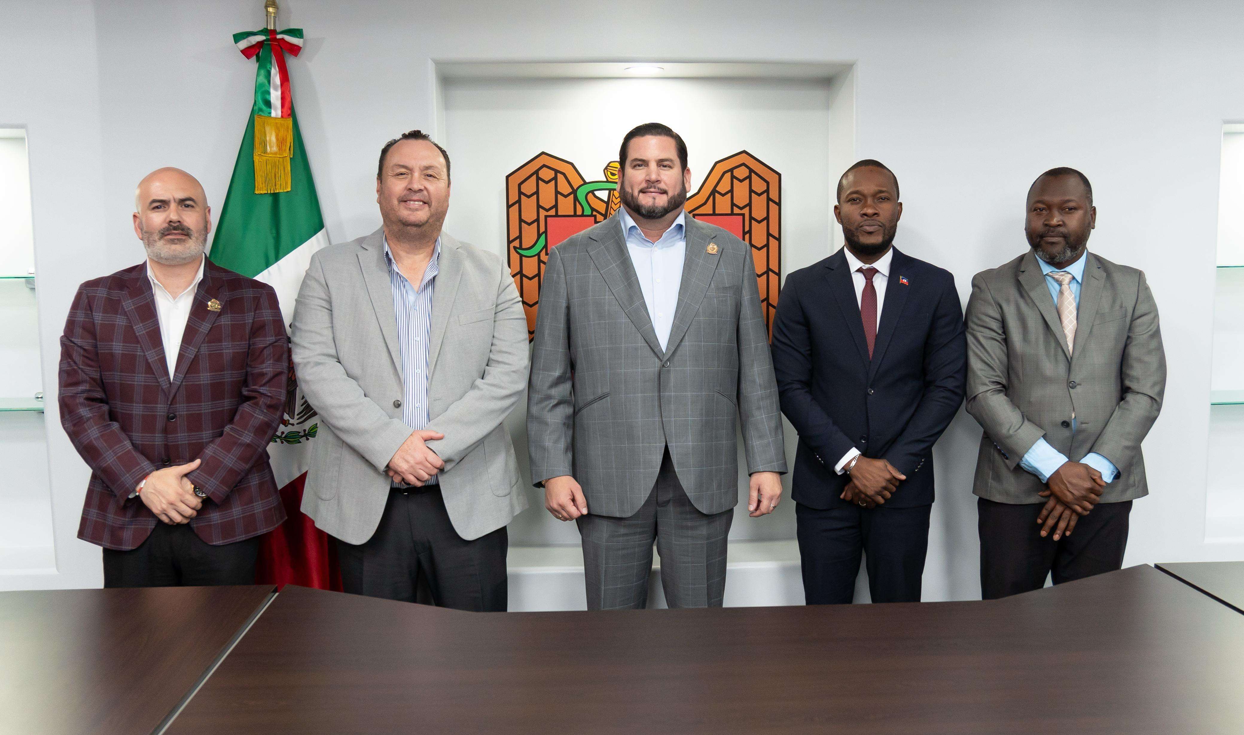 Fortalece Ismael Burgueño lazos con el Consulado General de Haití
