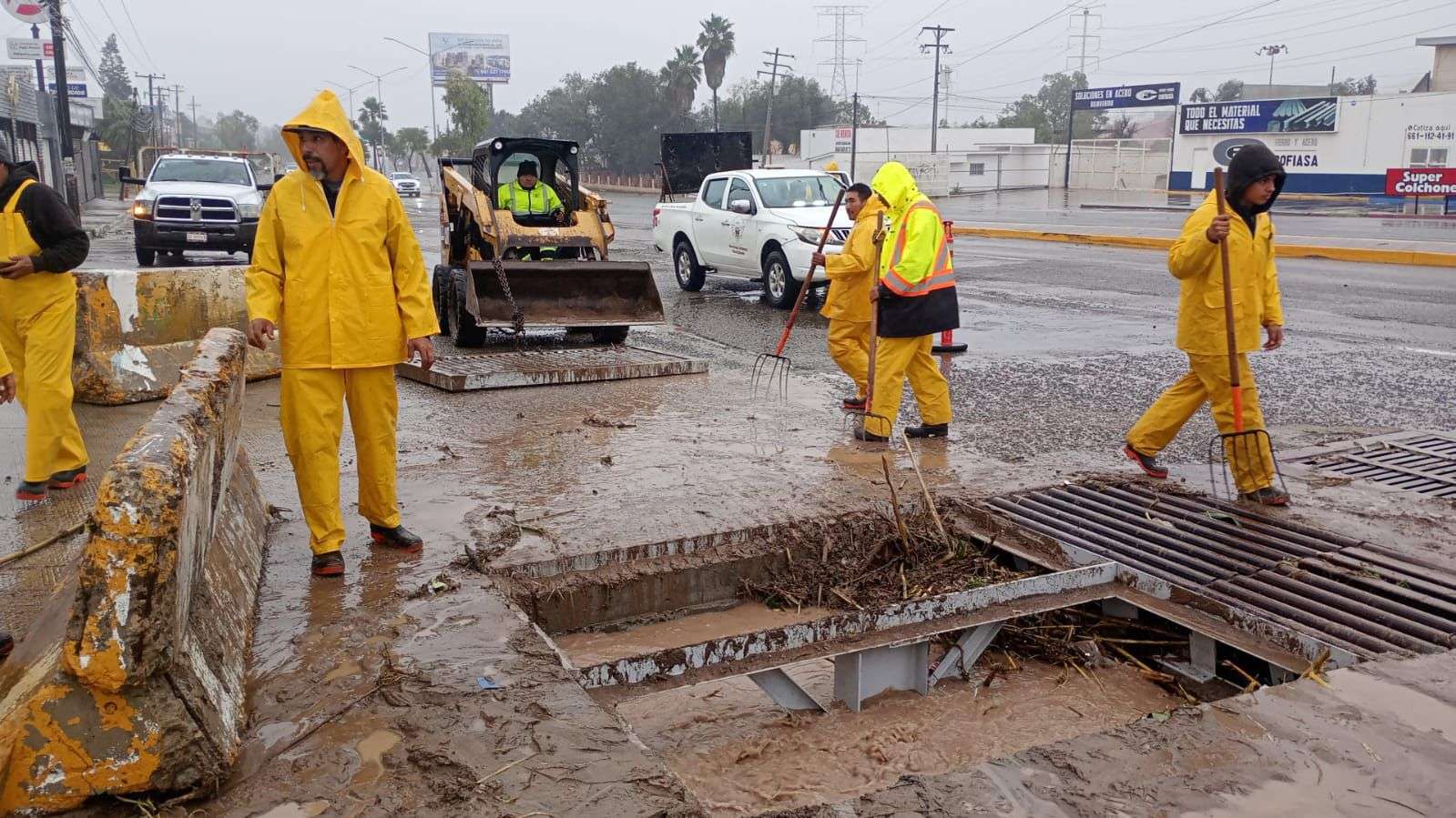 Atienden afectaciones por lluvias en Rosarito