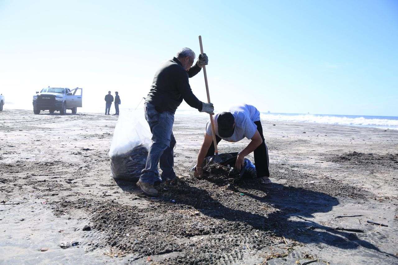 Realizan jornada de limpieza en Playa “El Bebé”